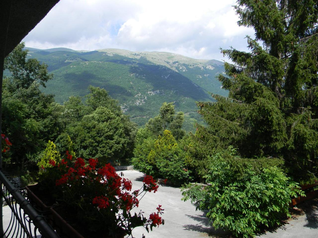 Hotel Valdirose Civitella Alfedena Exterior photo